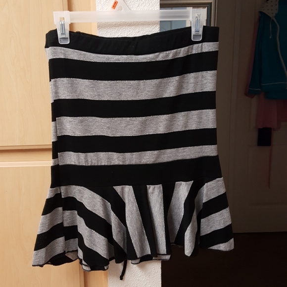 L. A. Kitty Neck Tie Sleeveless Top - Picture 2 of 5